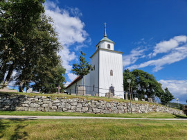 Svarteborgs kyrka, gavel ut mot dalen